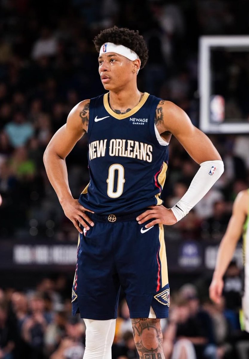 TheHoopCentral's tweet image. Jeremiah Fears tonight:

21 Points
7 Rebounds 
4 Steals
2 Assists 
8/12 FGM
3/4 3PM
32 Minutes