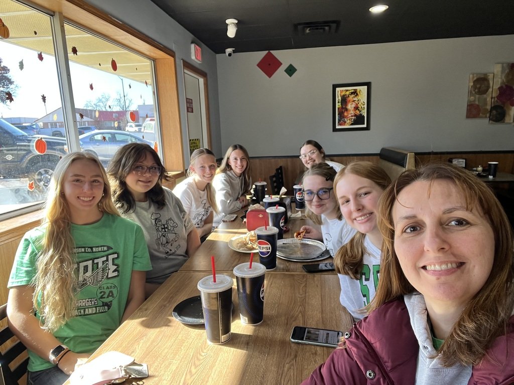 Yearbook students have been busy selling ads to local businesses this week. Thank you to everyone who has purchased an ad!