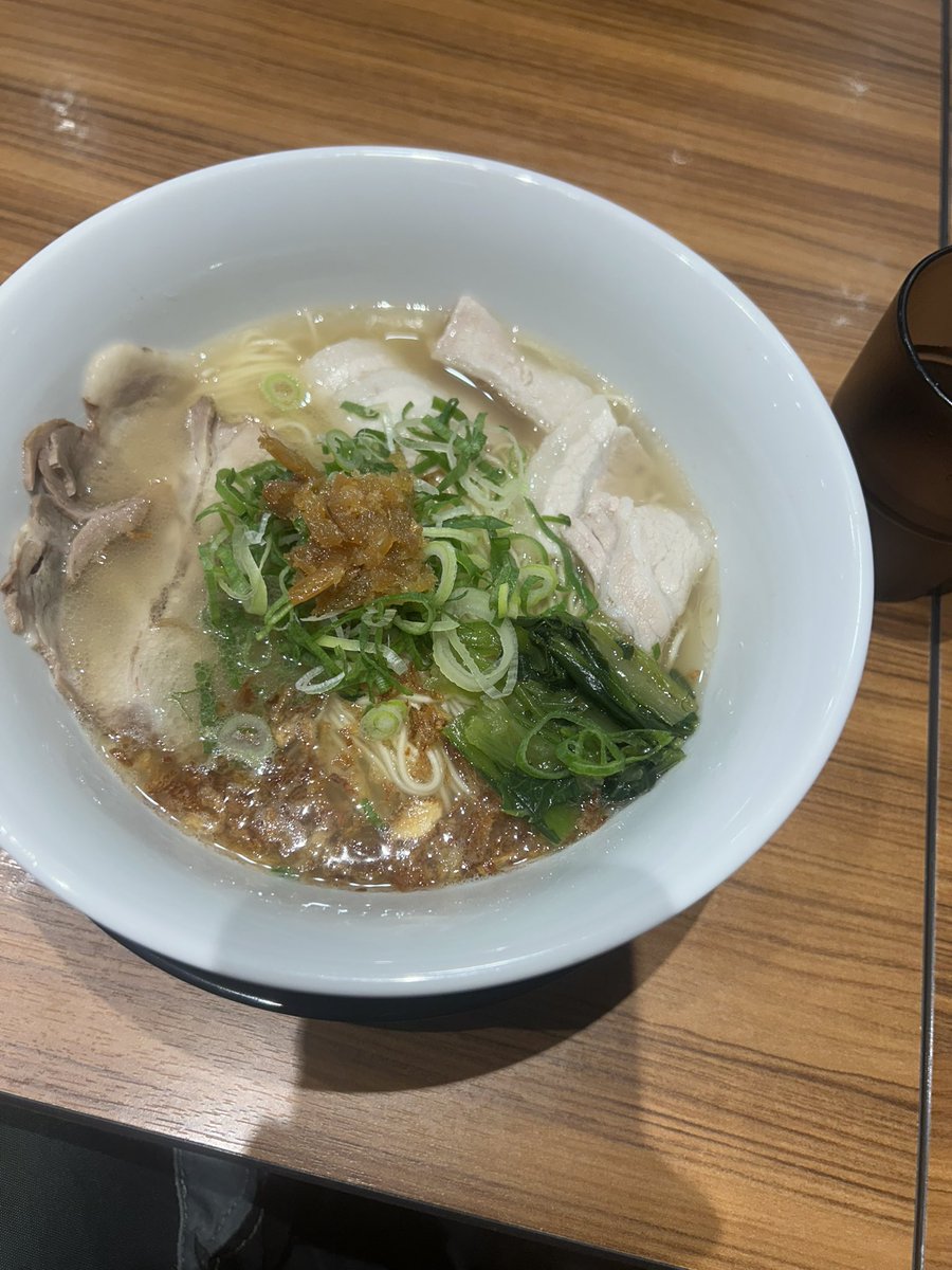 jangoool's tweet image. 遅い昼メシ
海老塩ラーメン
