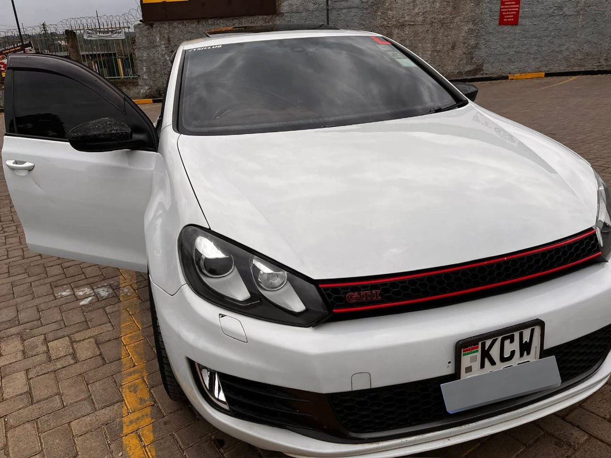 nzambu2k15's tweet image. 2012 Volkswagen GTI  
2000CC
Perfect working condition
Stock sunroof 
KSHS 1.380M
Nairobi 
0705204430
