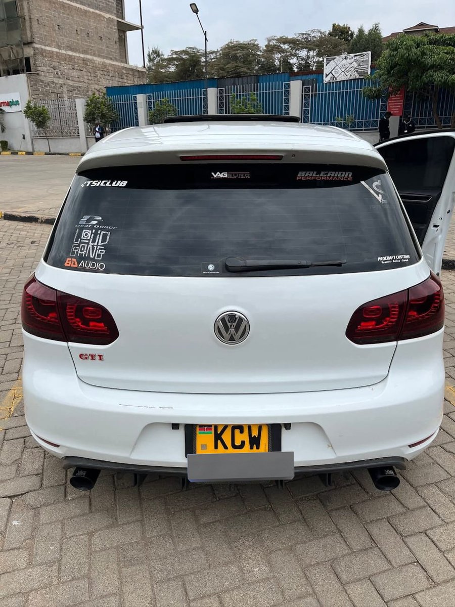 nzambu2k15's tweet image. 2012 Volkswagen GTI  
2000CC
Perfect working condition
Stock sunroof 
KSHS 1.380M
Nairobi 
0705204430