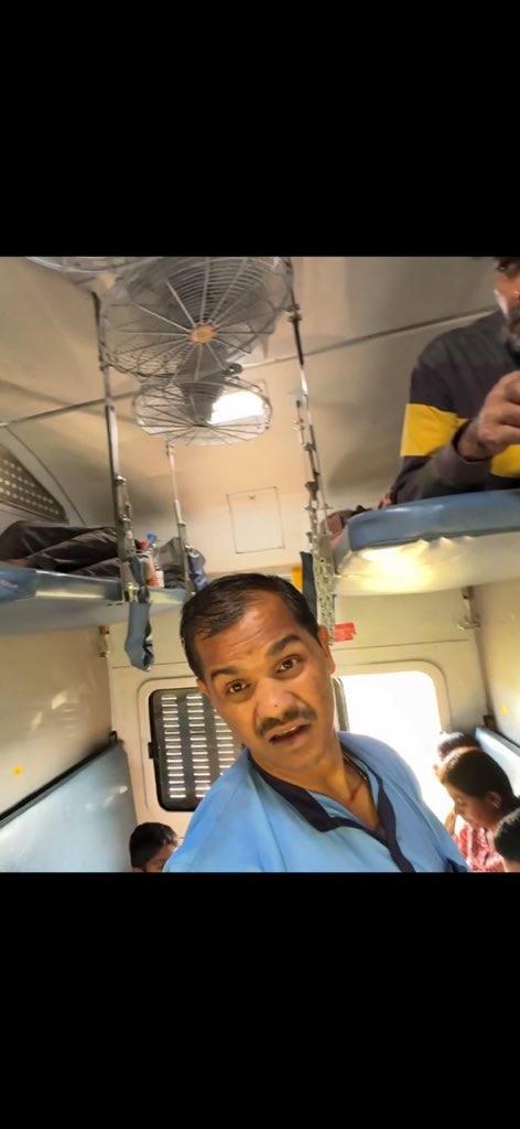 SaurabhKum86112's tweet photo. PNR:  4128835653 | Train: 12715 SACHKHAND EXP | Coach: S1/48

इस ट्रेन में हर चीज़ पर लगातार overcharging हो रहा है।
₹80 की Standard Thali ₹150 में बेची जा रही है।

कृपया इस पर तुरंत कार्रवाई करें।

@RailMinIndia @IRCTCofficial @RailwaySeva @drmmumbai @SCRailwayIndia https://t.co/XCbNCXU3F5