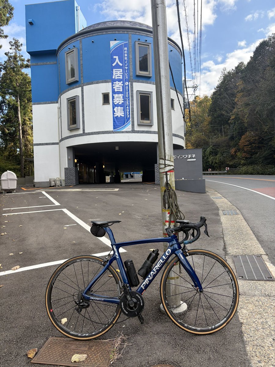 y30c's tweet image. そいえば老ノ坂トンネルの手間のラブホ入居者募集してる🤣