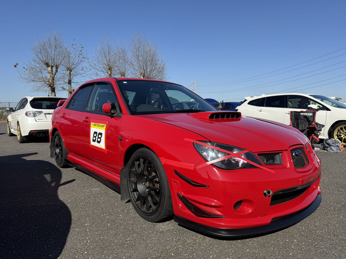 ryoryo_gdb's tweet image. 初のサーキット走行💪
中々ガチ勢に見える準備してますがエンジョイクラスです🤲
#TC1000
#筑波サーキット