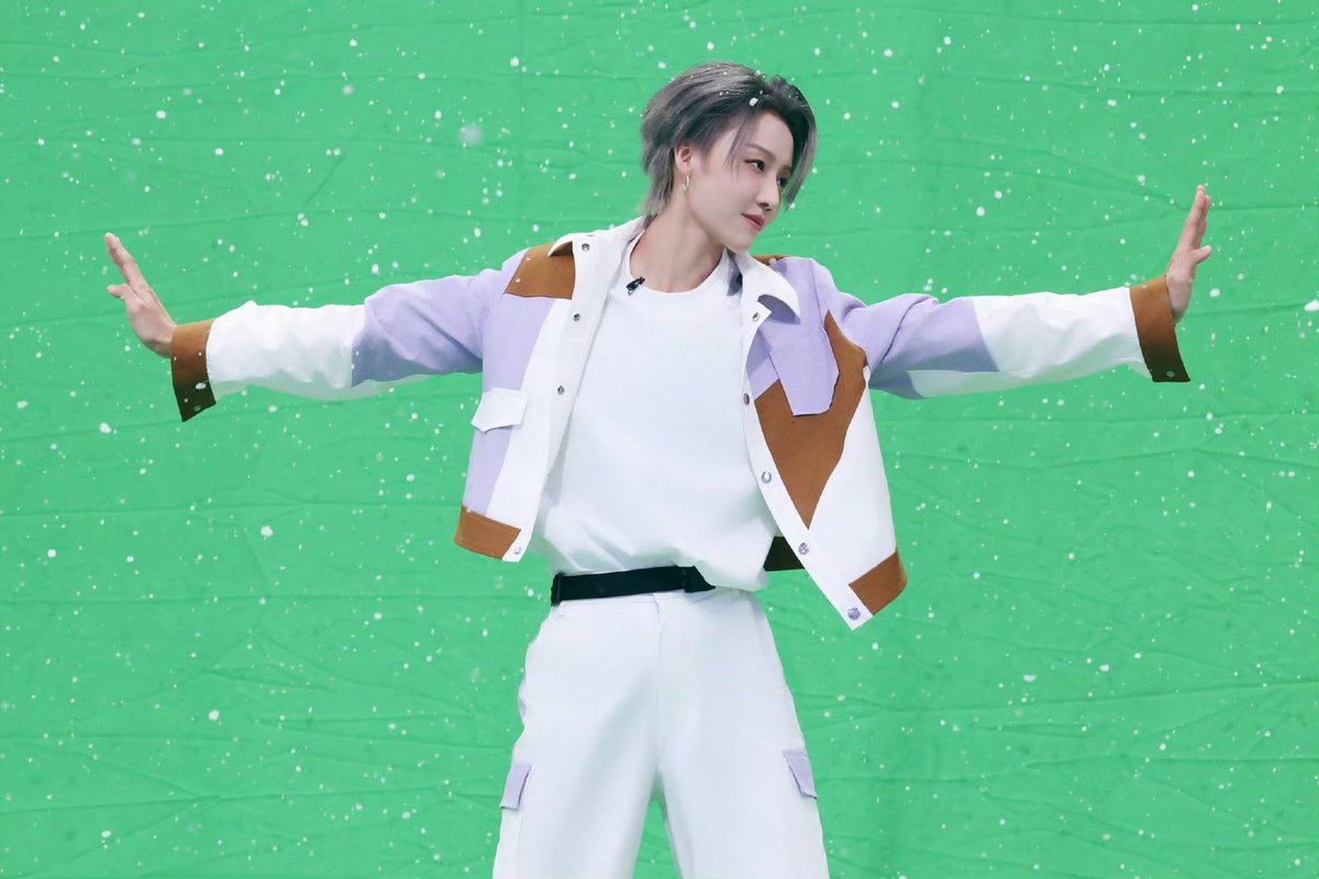 2025.11.22 XIN STUDIO

คืนนี้ Hello Saturday หิมะแรกมาถึงแล้ว #หลิวอวี่ซิน แปลงร่างเป็น “冰柠檬” ชวนรำลึกความทรงจำวัยเด็กและปลดล็อกโหมดซุกซน ช่อง Hunan TV และ Mango TV เวลาไทย 19.10 น. เพื่อคืนวันเสาร์ที่ผ่อนคลายและสนุกสนาน

👉🏻 weibo.com/6303297939/523…

#LiuYuxin #XINLiu #刘雨昕