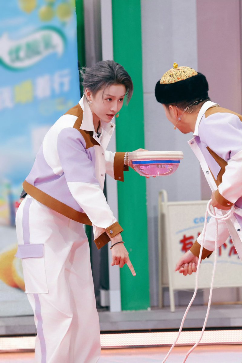 2025.11.22 XIN STUDIO

คืนนี้ Hello Saturday หิมะแรกมาถึงแล้ว #หลิวอวี่ซิน แปลงร่างเป็น “冰柠檬” ชวนรำลึกความทรงจำวัยเด็กและปลดล็อกโหมดซุกซน ช่อง Hunan TV และ Mango TV เวลาไทย 19.10 น. เพื่อคืนวันเสาร์ที่ผ่อนคลายและสนุกสนาน

👉🏻 weibo.com/6303297939/523…

#LiuYuxin #XINLiu #刘雨昕