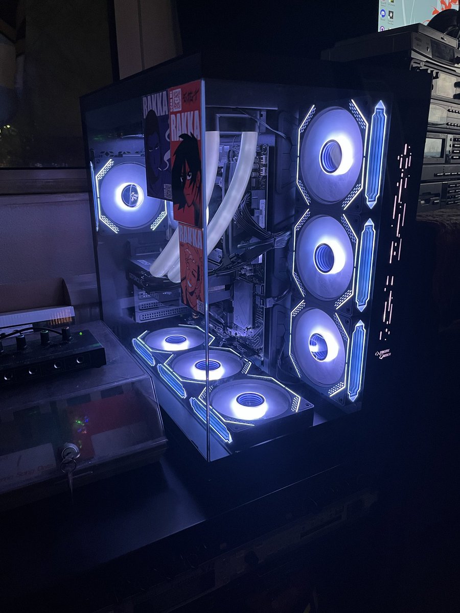 potatomoosik's tweet image. I finally got a new pc…. My laptop was literally on the verge of death, could barely mix music on it anymore. But this thing is epic!!!!