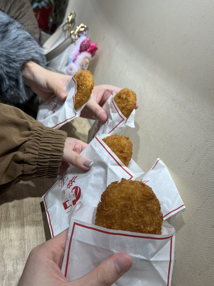 YukiZora0903eat's tweet photo. みんな集合‼️
@kono_hap_pa 
@nico_2525_00ni 
@shiroku34 https://t.co/9UogXwjhYp