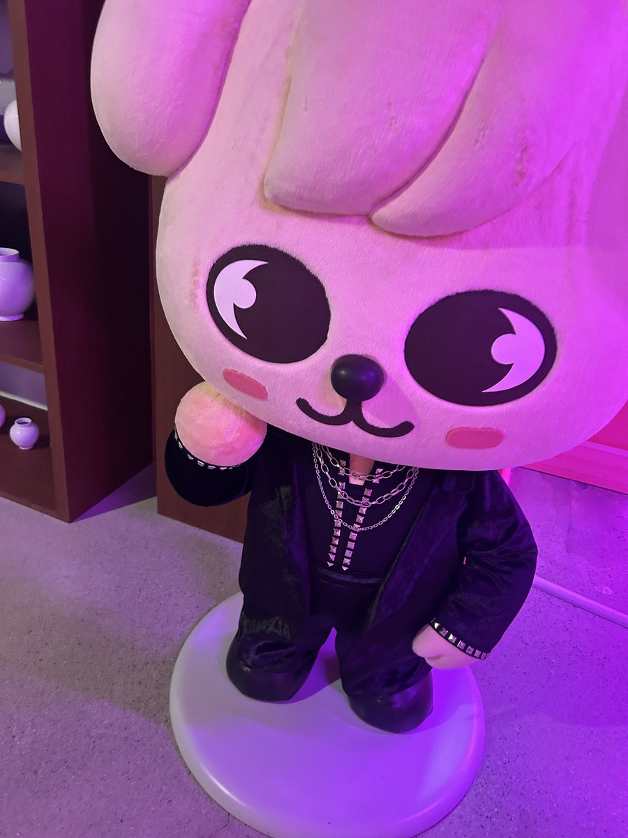Seung_junk's tweet photo. straykids popup
puppym！
#straykids
#doit
#DOIT
#seungmin https://t.co/CMZuxQEiVs