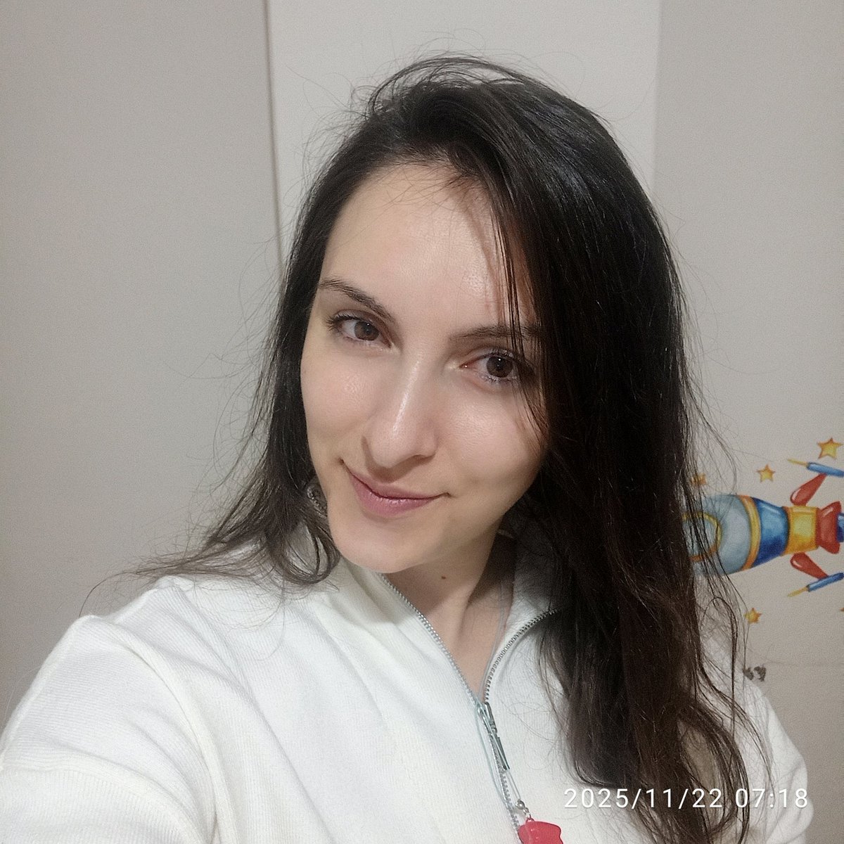 Oha o nası bi hiç uyumadım versiyonu,  kıyafetlerimle hep uyurum ama az önce aynayla karşılaşınca

 --oha o ne lan nası bu kadar hiç bişey olmamış gibi olabilirsin--

Oldum 😇

(tabi ufak tefek tatlılığa bak, seni yerim falan gibi şeyler de vardı en abartısız versiyonla şşt 🤫🙈)