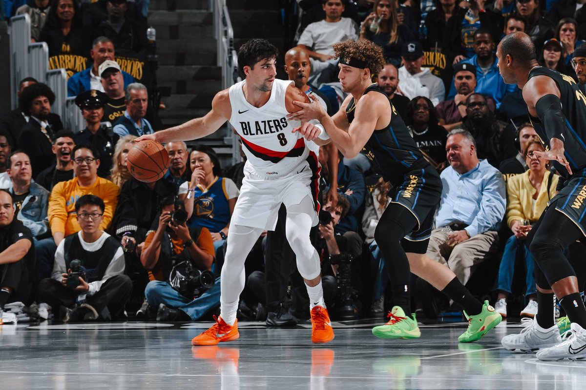 First half numbers for Deni:

▫️15 PTS
▫️7 AST
▫️2 REB 