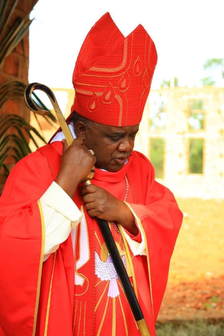 Sativa255's tweet photo. Kuna kilio na kijembe kimezoeleka masikioni: Kinahusu watu walio nje kuwa ni wachochezi. Kina kasoro nyingi, nashauri kiachwe.

1.Watu si wajinga kushawishiwa wasichopenda. Kama huamini, nawe washawishi wakufuate wewe.

2.Siyo sifa njema kuwa na wakimbizi nje. Tuifanye nyumba yetu kuwa ya wote - wema na wakorofi.

3.Kubaki ndani si kigezo cha uzalendo. Kuna mijizi, mifisadi, michokoraa, miuza siri za nchi na mirafi imejaa humu ndani.

Haya anaandika PhD BAGONZA.

REPOST 500

TUTAKUWEPO🫵🏾😎