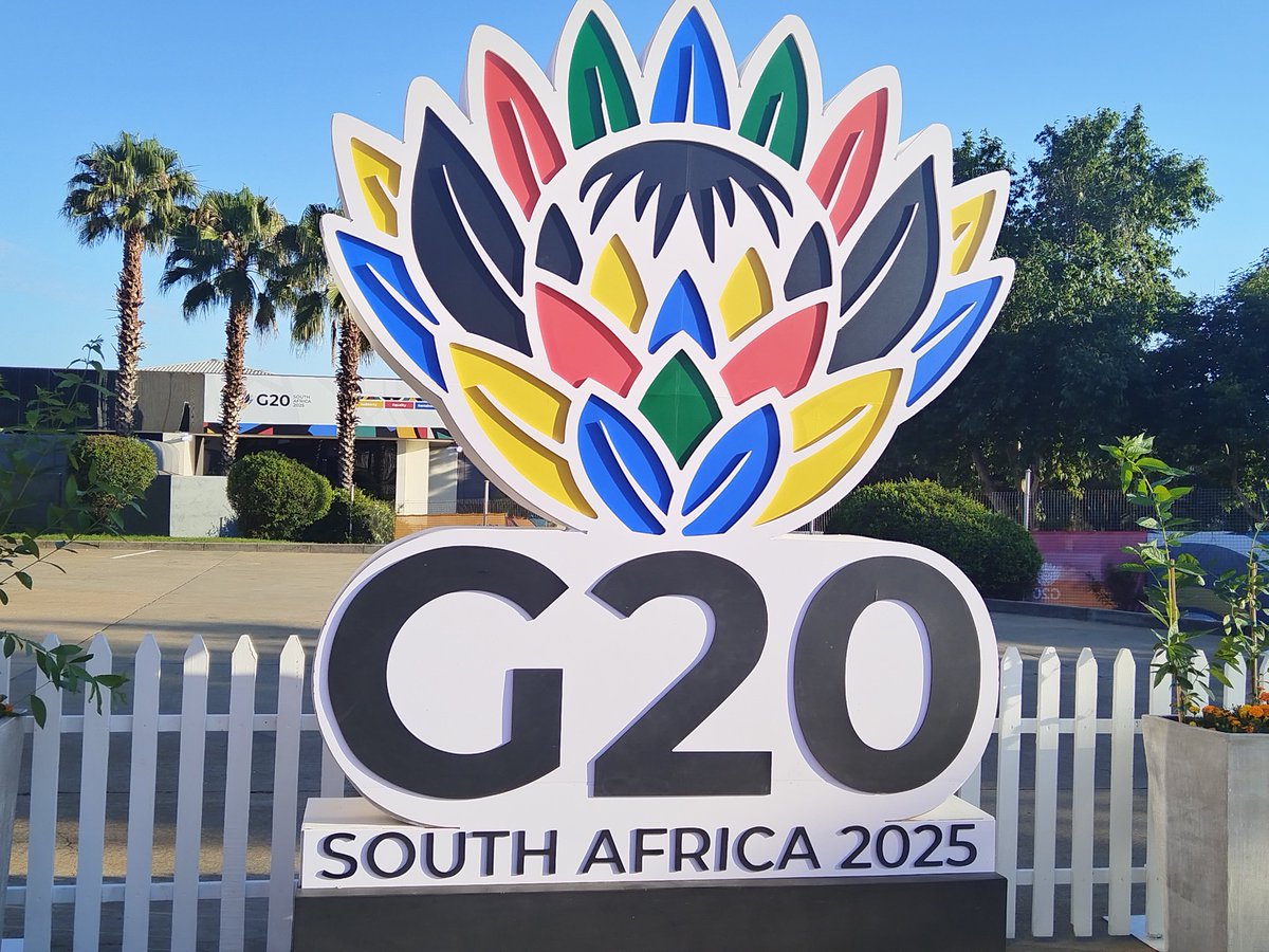 lebotshangela tweet media