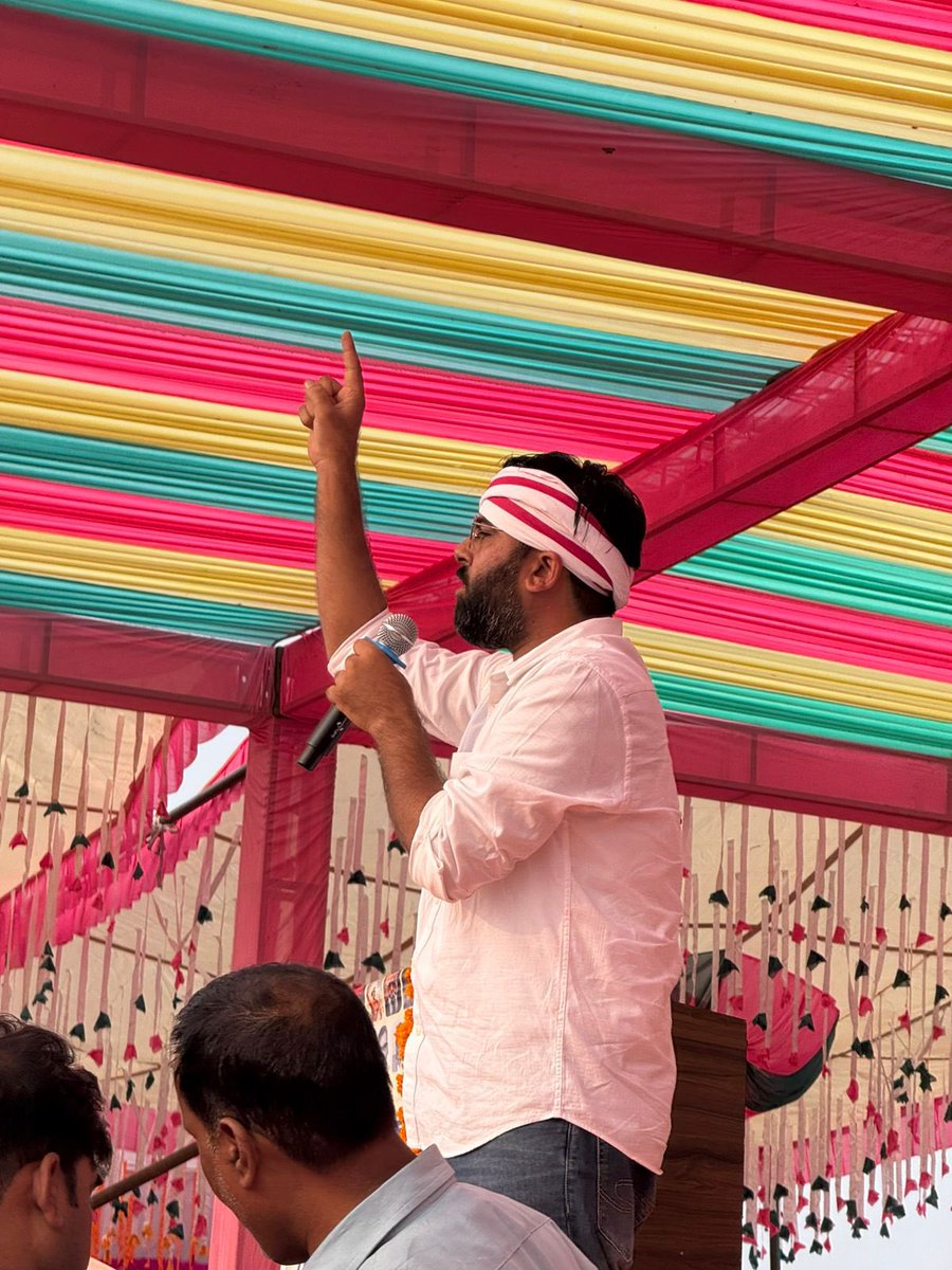 JitendraMeenaDU's tweet photo. जोडली, सपोटरा में डूंगरी बाँध के विरोध में आयोजित महापंचायत में जाजम पर BAP विधायक थावरचंद मीणा और आदरणीय राकेश टिकैत जी के साथ शिरकत की। https://t.co/JNqBY9hTzD