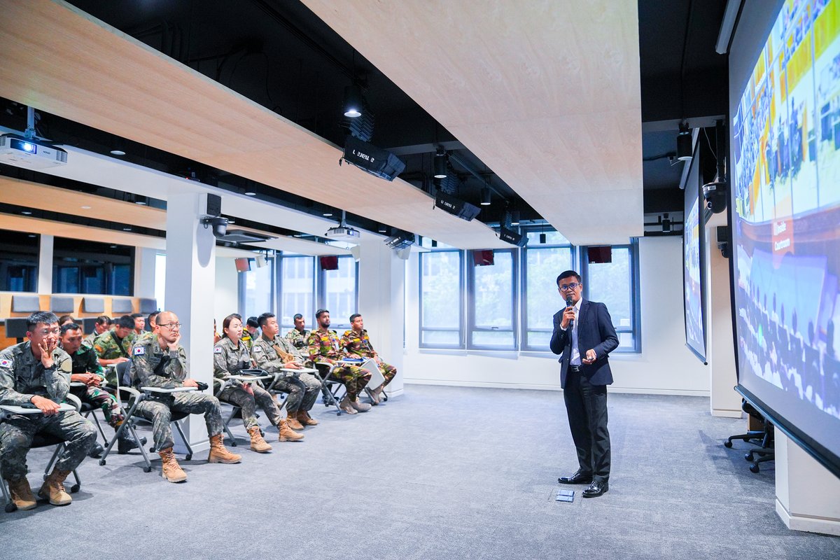 KRTribunal's tweet image. On November 22, 2025, 25 military personnel  visited the Extraordinary Chambers Resource Center in Phnom Penh.

They gained valuable insight into the landmark achievements and legacy of the Khmer Rouge Tribunal (ECCC) and its ongoing residual functions. 

#ECCC