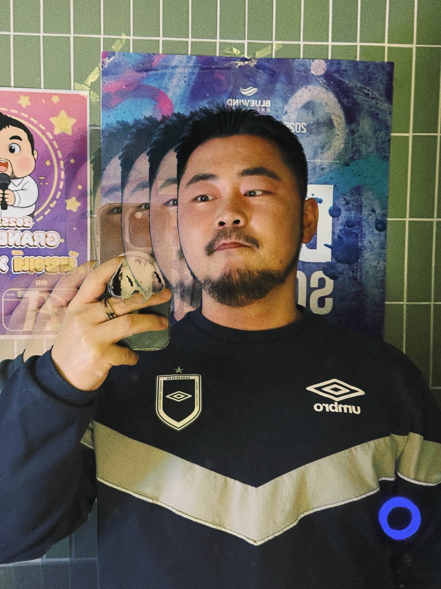 bbangmo2's tweet image. 보기와 다르게 내향인이라 사람많으면
시야가 좁아지고 땅만보게되서..
못알아봤거나 인사못했으면 미안😉