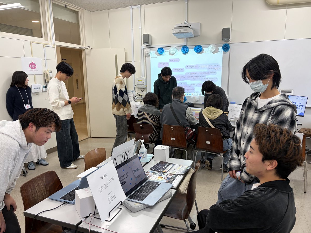 PeachTech_0927's tweet image. まだまだ展示しています！
2号館 301,302へぜひお越しください🏃‍♂️

 #PeachTech #欅祭
