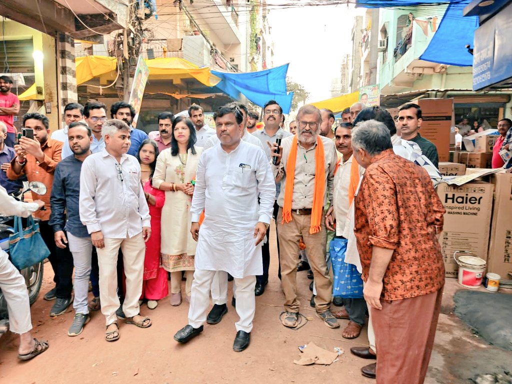 RkBhadauriaBJP's tweet image. लौह पुरुष सरदार वल्लभ भाई पटेल जी की 150वीं जयंती के उपलक्ष्य में अय्यप्पा पार्क विकासपुरी में आयोजित #RunForUnity में जाना हुआ।