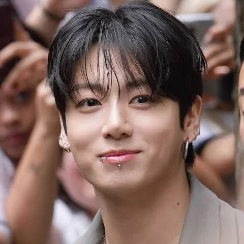 tweetbrandon's tweet image. #kpop #profiles 

Jungkook (BTS) 
Birth name: Jeon Jung-kook
Birth date: September 1, 1997
Birth place: Busan, South Korea
Height: 178 cm
Blood type: A

Occupation: Singer, dancer
Instruments: Vocals
Genres: K-pop, pop
Group debut: June 13, 2013 (BTS)
Years active: 2013–present