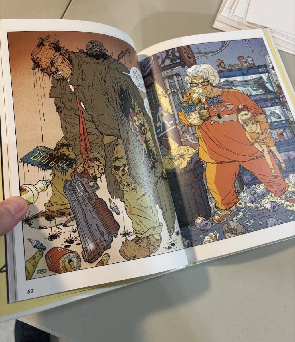 CoolComicArt's tweet image. Saw this cool Japanese edition of Miller/Darrow’s Hard Boiled
