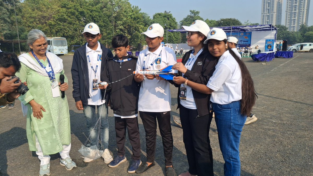 bhavesh_bhoj's tweet image. 🚀 Excitement Takes Off at #ScienceCity!
Today, the brilliant participants of the #GUJSAC BHAVIKA program proudly launched their solid-fuel educational rockets.
Guided by GUJCOST and SAC-@isro, exploring space science learning the basics of rocket design, teamwork and innovation.