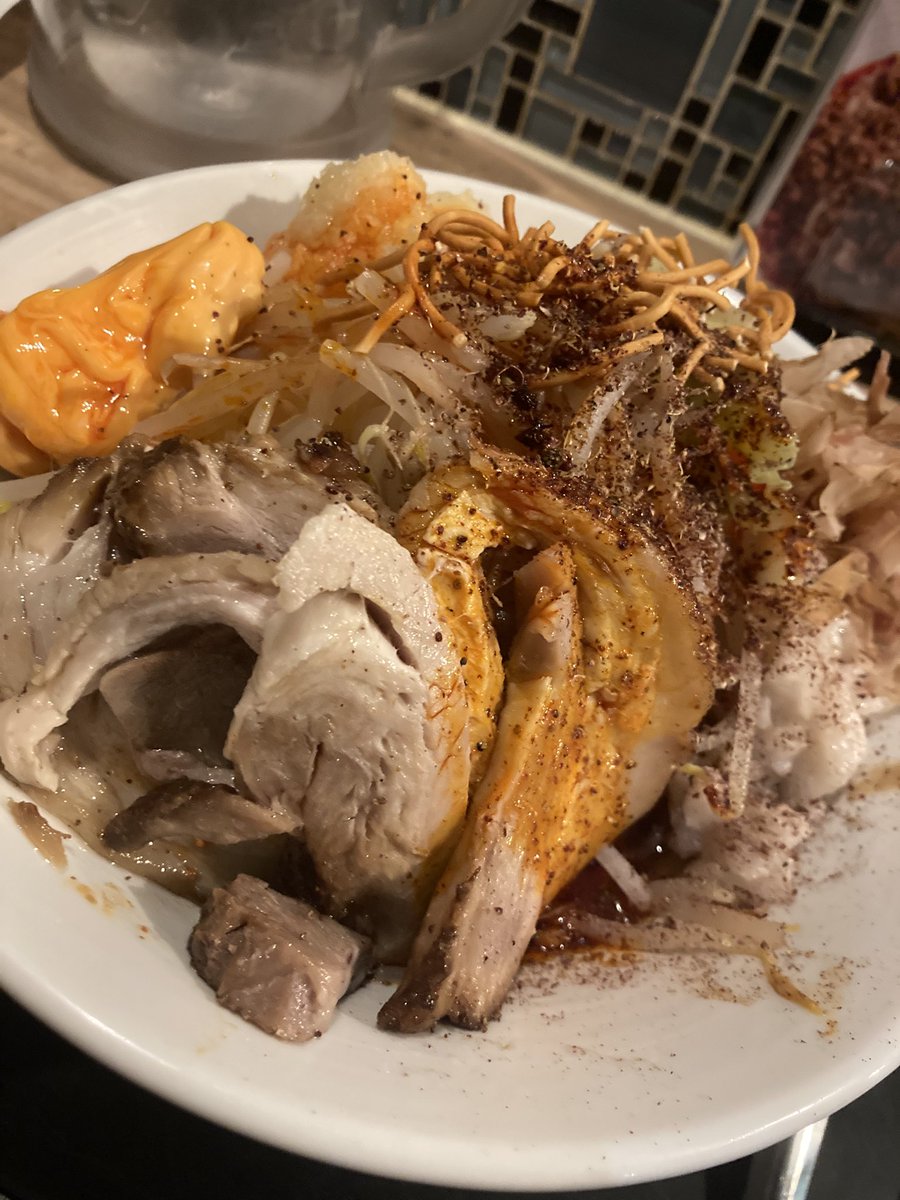 175郎まぜそば全マシ

これはダメですね頭がおかしくなるくらい美味い
嫌なことがあった時に食べようと思います
普段も食ったらおかしくなる