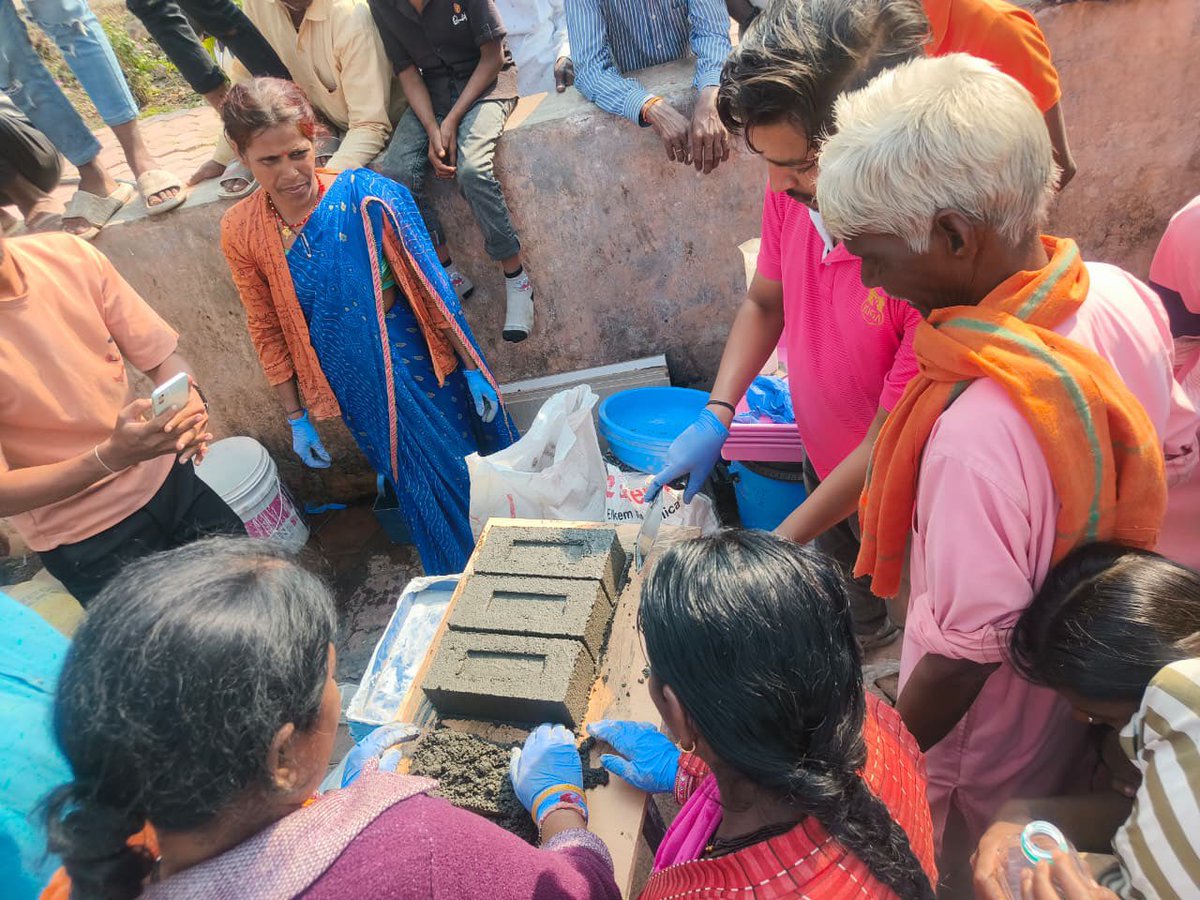 IITIOfficial's tweet image. IIT Indore’s CRDT conducted a 2-day Skill Development Training Programme in Simrol under the DST-SEED “Shramik Vikas” project.
190 participants received hands-on training in organic farming, construction skills &amp;amp; post-harvest solutions.

#IITIndore #SkillDevelopment #DSTSEED