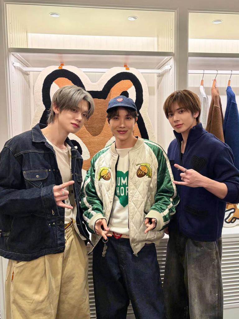 winnttaebear's tweet image. Hobi with yeonjun and taehyun