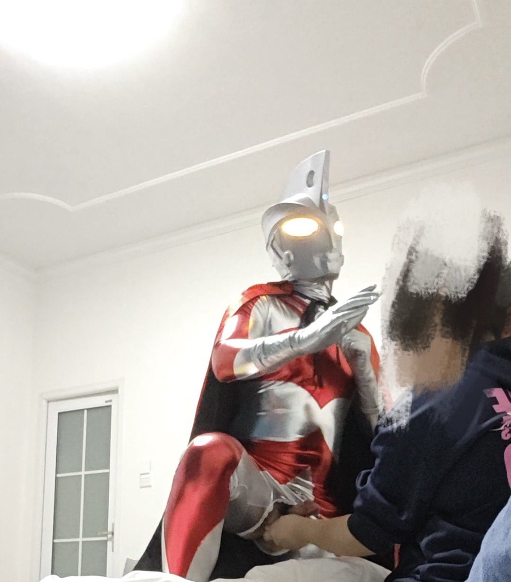 艾斯奥特曼能撑吗？