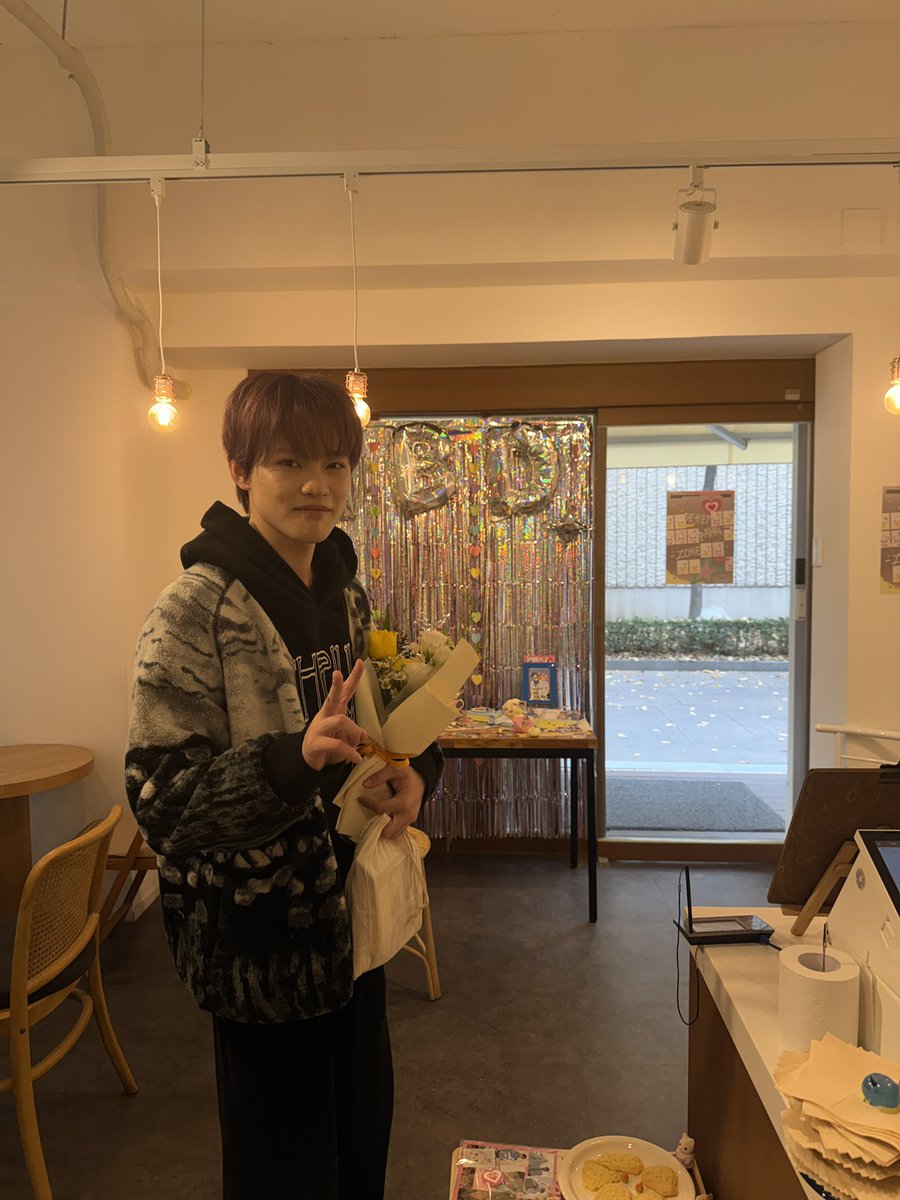 dehetpang's tweet image. 천러가왔어요

어떡하죠
고맙고사랑하고생일축하고고맙고행복해

#천러선배_24번째생일_축하해로
#LucidStarCHENLEDay