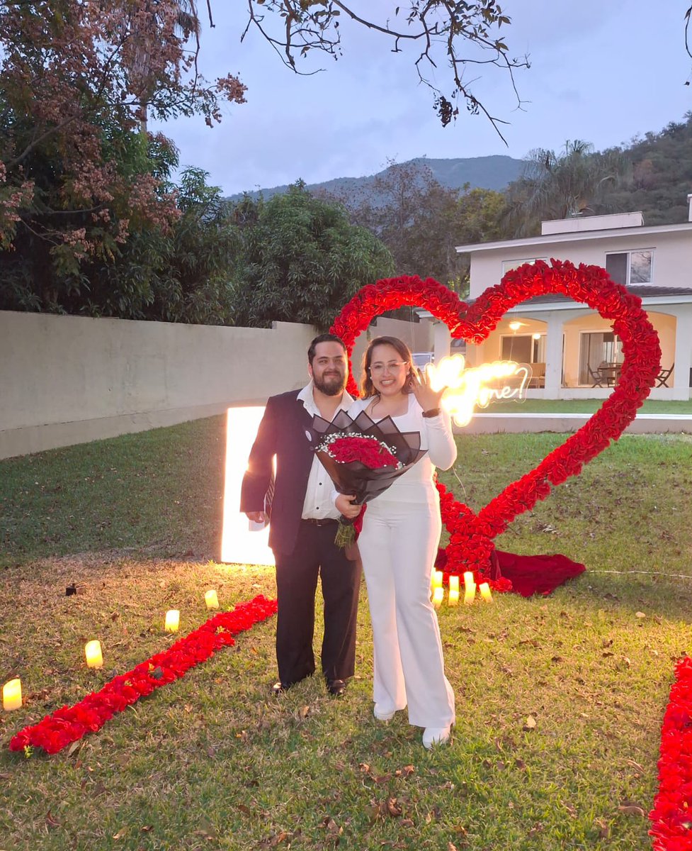 ma_fergvz's tweet photo. Me voy a casar con el amor de mi vida❤️ 
Ame mi sorpresa!! Te amo mi amor❤️
20.11.2025 https://t.co/BPpE2za8sG