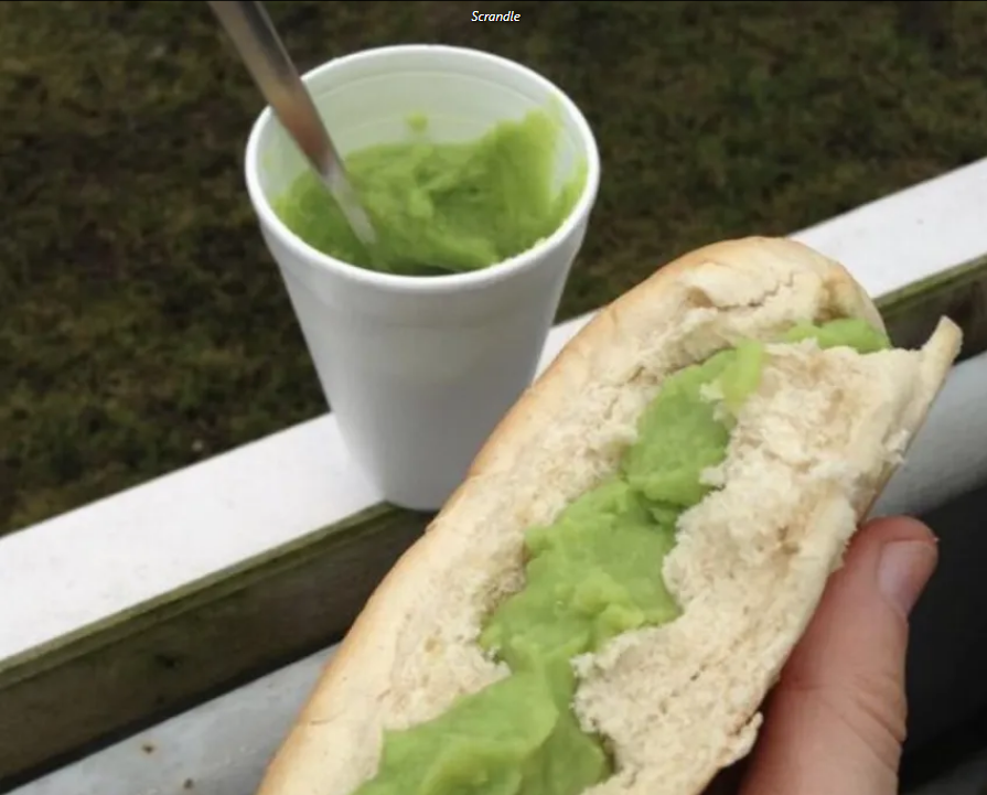 CGQunderscore's tweet image. WELCOME TO MY RESTAURANT 🗣️🔥
Would you like the GREEN cheeseburger with GREEN fries on the side? Maybe wash it down with GREEN beer or GREEN water if you can't drink alcohol. We also have GREEN chicken wings with GREEN ranch as an appetizer???!?!?!? We also serve GREEN hot dogs