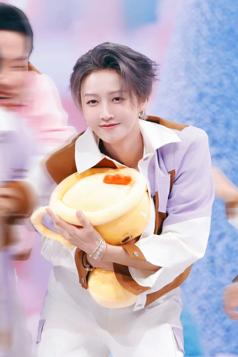 โอโหห ยิ้มนี้ ตราตึงมากเลยคุณณ 🩵

#LiuYuxin #XINLiu #刘雨昕 #หลิวอวี่ซิน