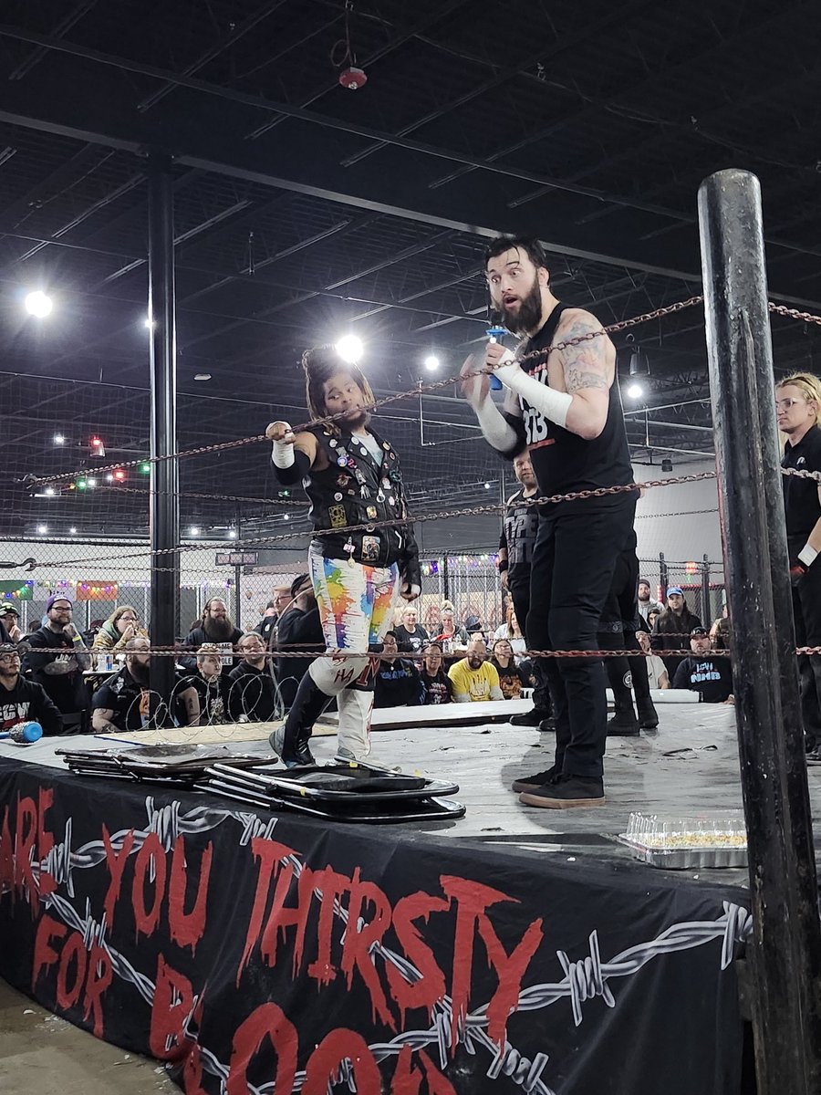 Tlieso's tweet image. VNDL48 &amp;amp; The Pillars had one of my favorite matches I&apos;ve seen this year.  So much violence, fun &amp;amp; a singalong.  #NHB87