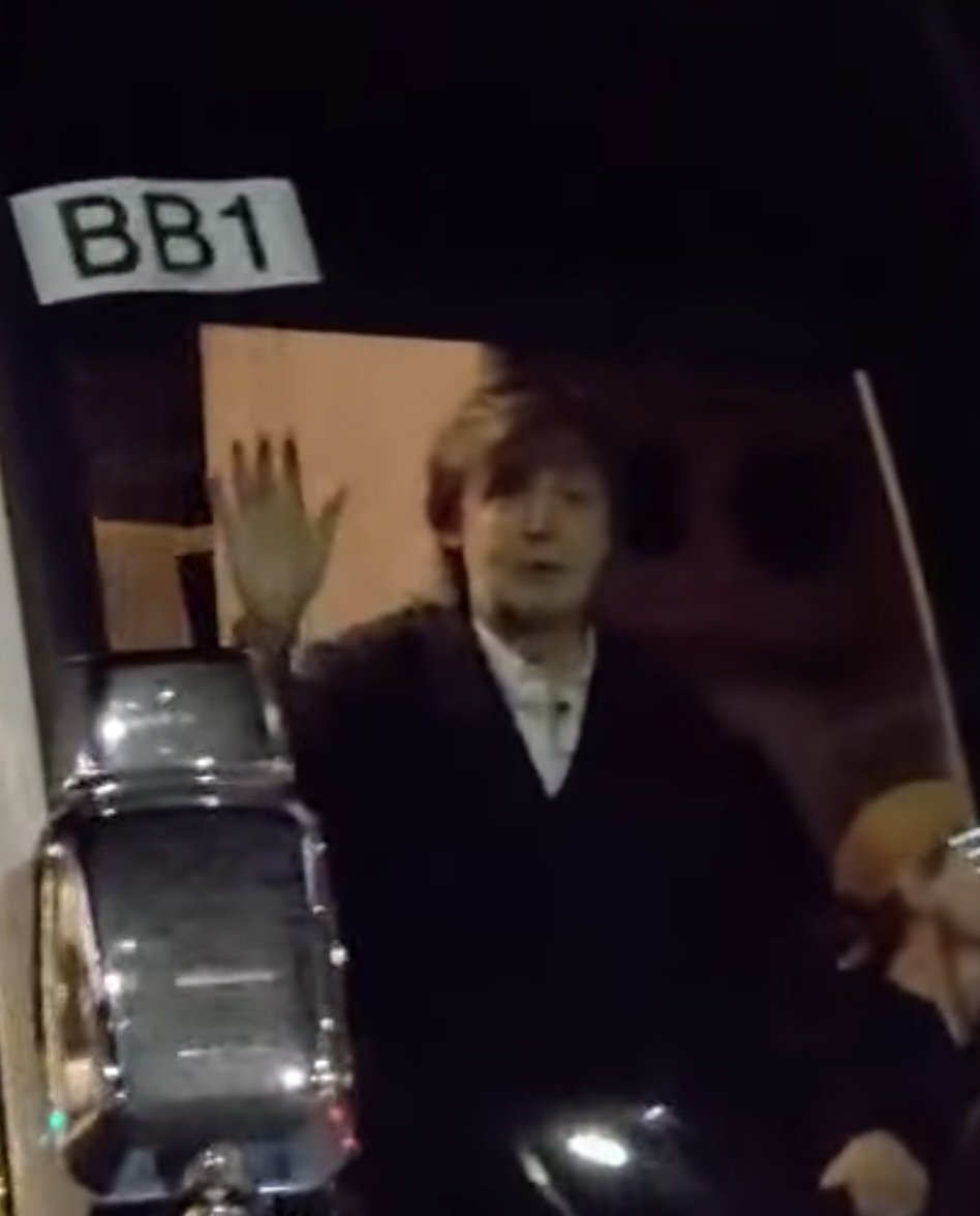 BEATLESMAGAZINE's tweet photo. #PaulMcCartney leaving the TD Coliseum, Hamilton
November 21 2025 #gotbacktour https://t.co/cWesJNd5Ie