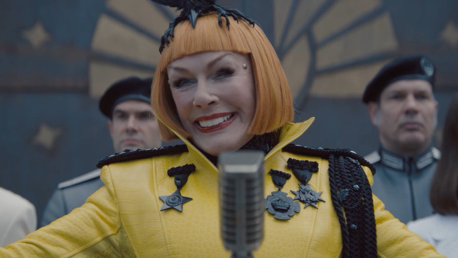 blurayangel's tweet photo. Glenn Close is actually a chameleon! 

#HungerGames #HungerGamesSunriseOnTheReaping https://t.co/Pf8RHw5b9K