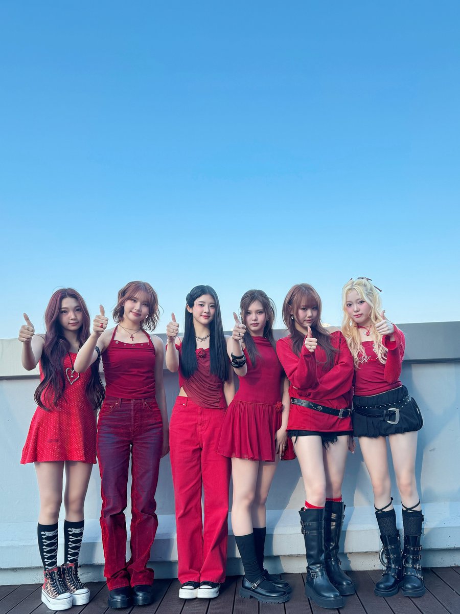 official_KIIRAS's tweet photo. [📸]

20251122 MBC 쇼! 음악중심 완료💘

레드맛 키라스 등장🍎
키블리 덕분에 오늘도 무대 꽉 채웠다❤️

#KIIRAS #키라스
#BANGBANG #KIIRAS_BANGBANG https://t.co/zpn2MZZ7qz