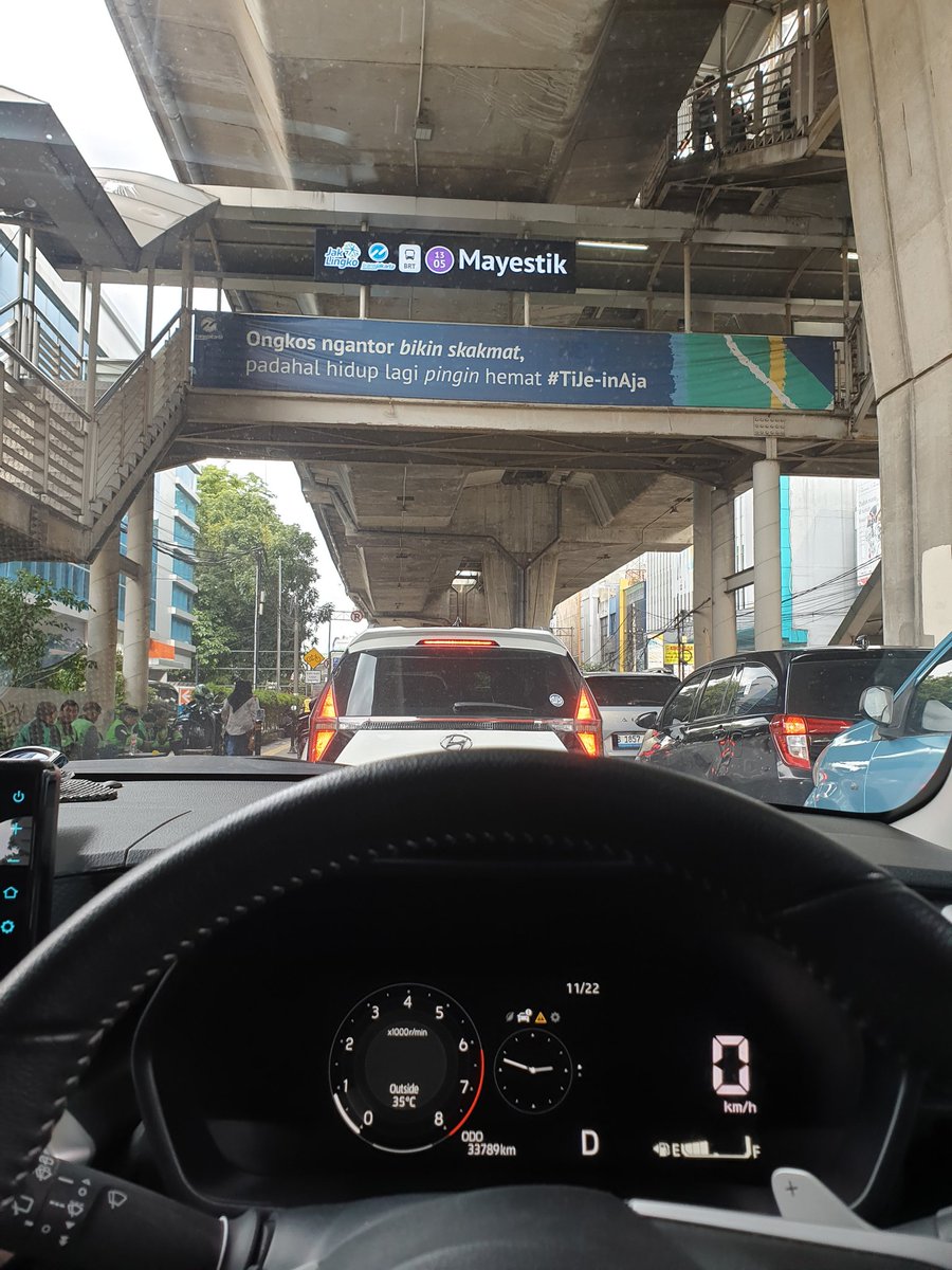 hereiamRZA's tweet image. Izinnn kenapa Mayestik ini macetnya parah bgt yaa