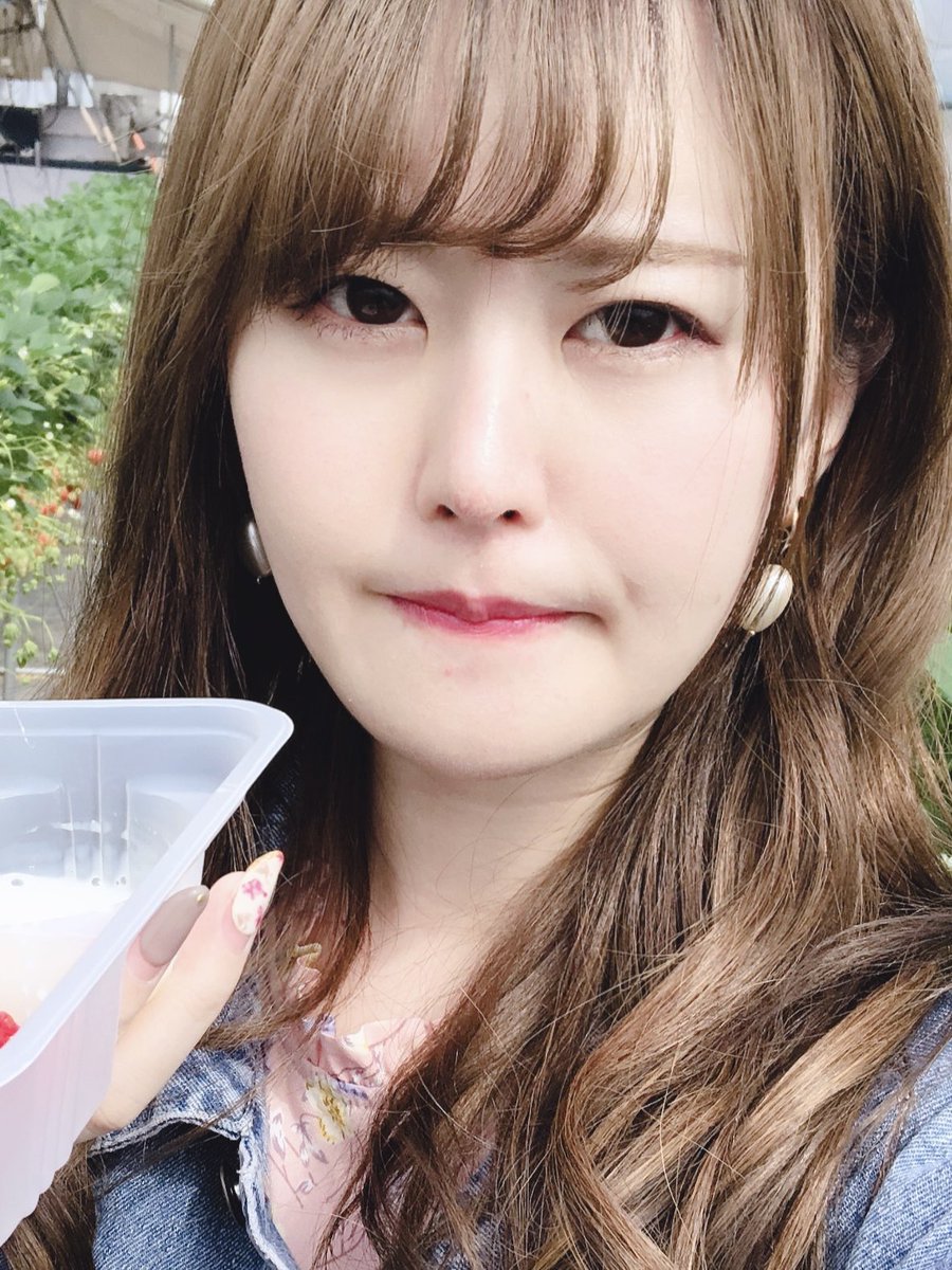 ←約7年前 今(もうすぐ33歳)→ アンチに「整形してるから老化早いだ