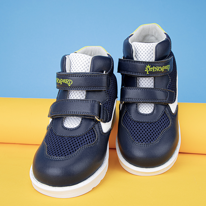 UnicunShop's tweet photo. Bowlegged or knock-kneed? 😩 These super cool sports shoes help correct foot deformity while keeping your little ones comfy & stylish! 👟✨ Check 'em out: https://t.co/BmMyW2WHtJ #kidshoes #orthopedicshoes #foothealth #growingkids https://t.co/Ri7Cwj3HeY