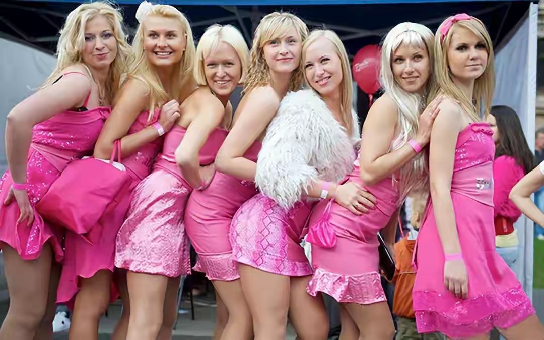 weizai84934144's tweet image. 十女配一男都不够？成为世界上最缺男人的国家，美女多到嫁不出去，
拉脱维亚的性别失衡，根子深埋在血泪斑斑的历史土壤里，这个地处北欧与俄罗斯之间的国家，自古以来就是兵家必争之地，命运从未掌握在自己手中。