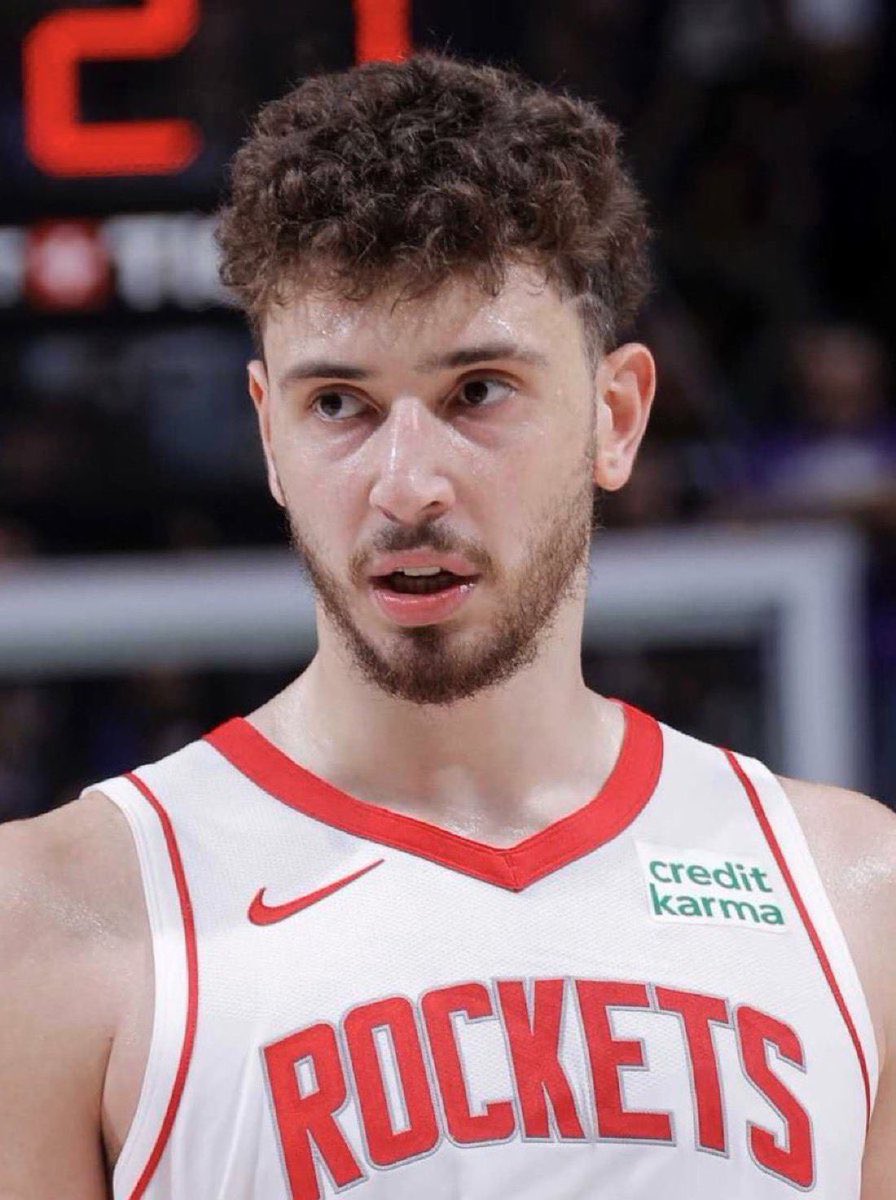 LegionHoops's tweet image. NIKOLA JOKIC VS. SENGUN TONIGHT:

34 PTS            14 PTS
10 REB             6 AST
9 AST               5 REB
11/20 FG          6/16 FG
4/8 3P              0/2 3P