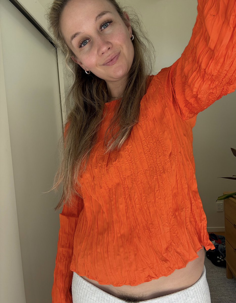 blondiewithfuzz's tweet image. What do you notice first?