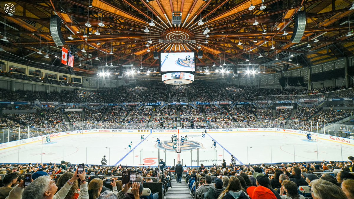 hockey is back at the Coliseum 😍