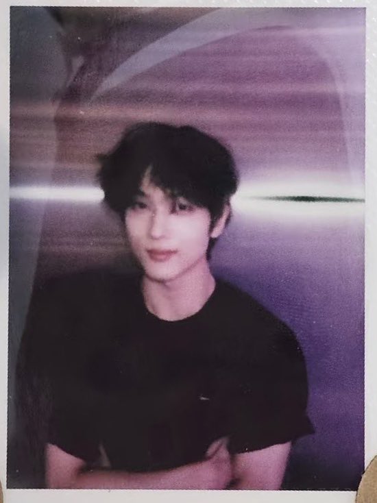 jisungphilic's tweet image. i like him in a not-so-normal amount