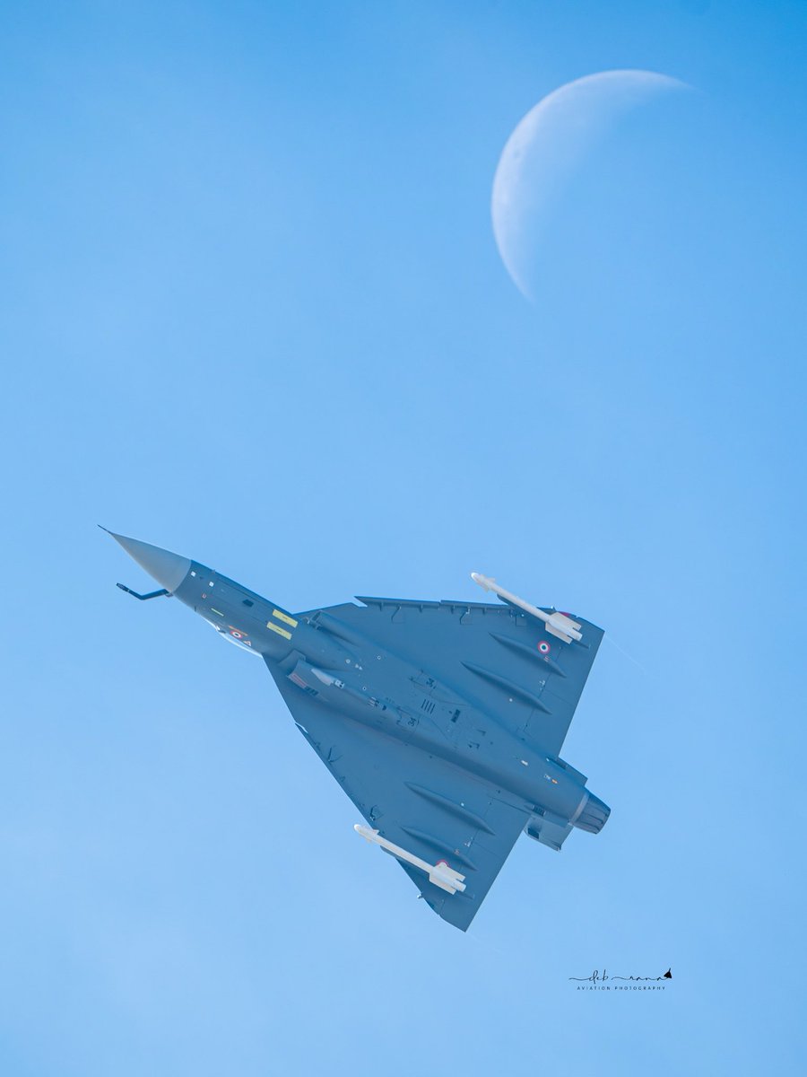 Suryakiran Aerobatic Team tweet media