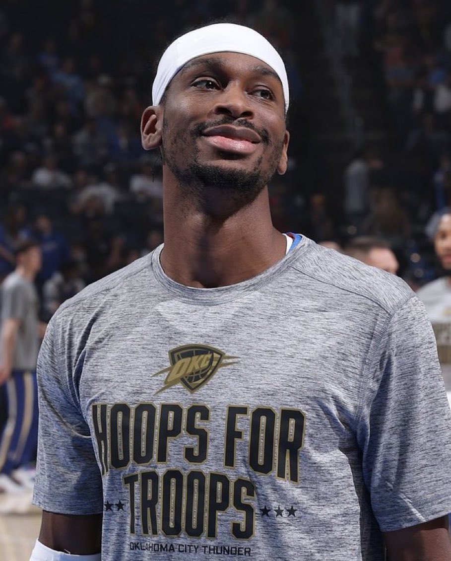 TheHoopCentral's tweet image. Shai Gilgeous-Alexander tonight:

31 Points
8 Assists 
2 Rebounds 
9/14 FGM
3/3 3PM
+14 +/-
30 Minutes