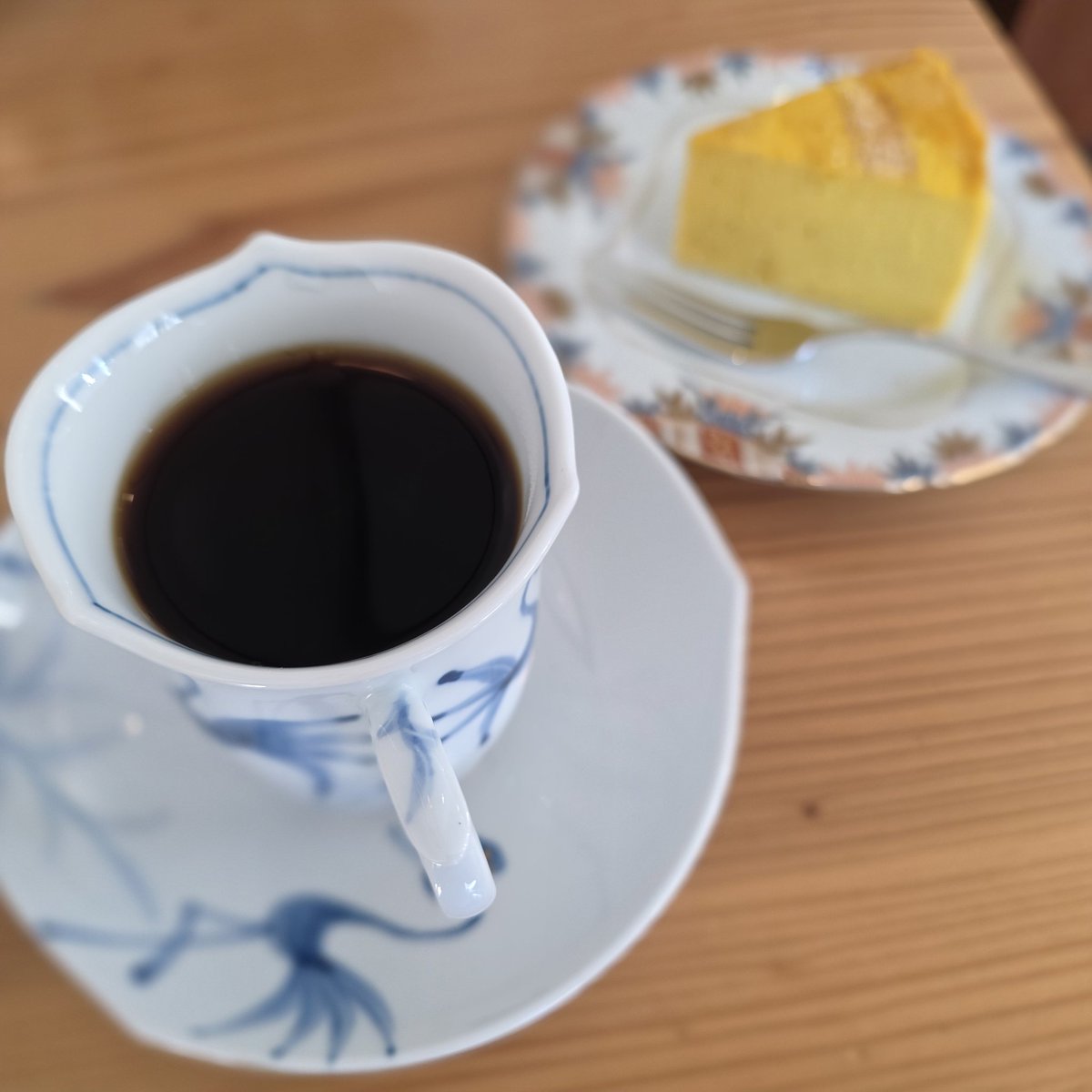 cocoa__yu's tweet image. 珈琲とかぼちゃのチーズケーキ