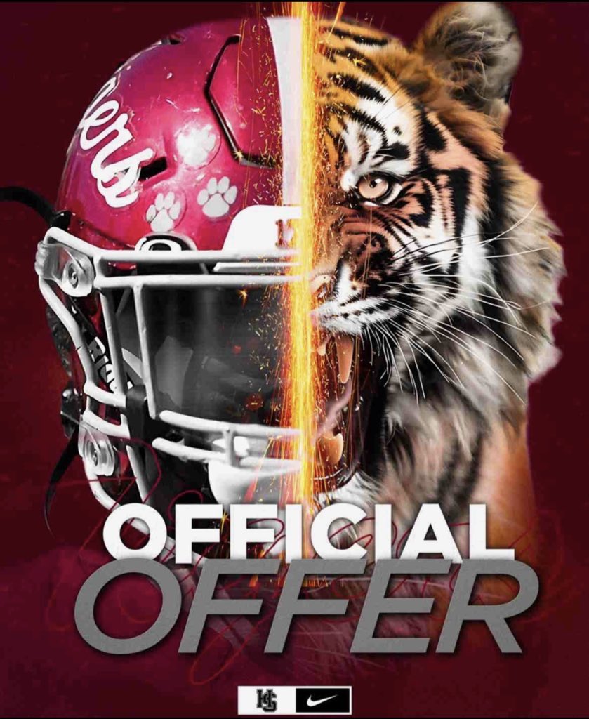 After a Great Conversation with Coach <a href="/CoachEdgarHSC/">William Edgar</a> I'm Blessed to receive my first Offer from <a href="/HSC__FOOTBALL/">H-SC Football</a> !! #agtg