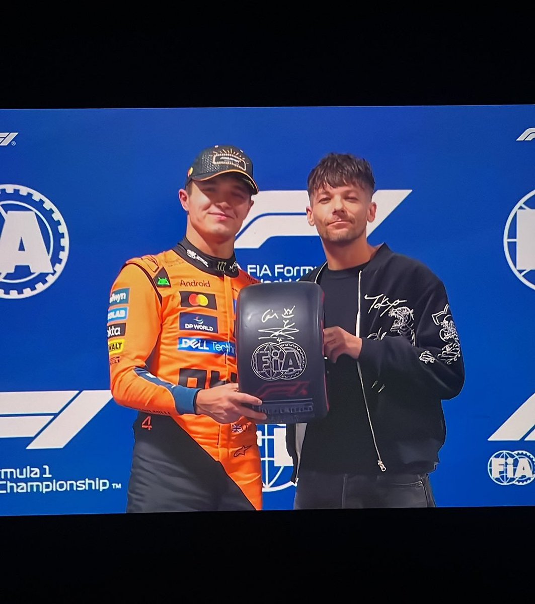 443swift's tweet image. LANDO Y LOUIS POR FAVOR, los dos a la vez.